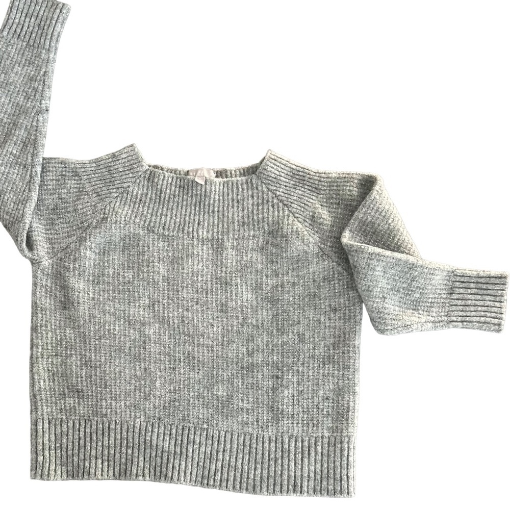 Chelsea28 Women’s gray Knit Metallic Ballet Neck Pullover Sweater. Size M
